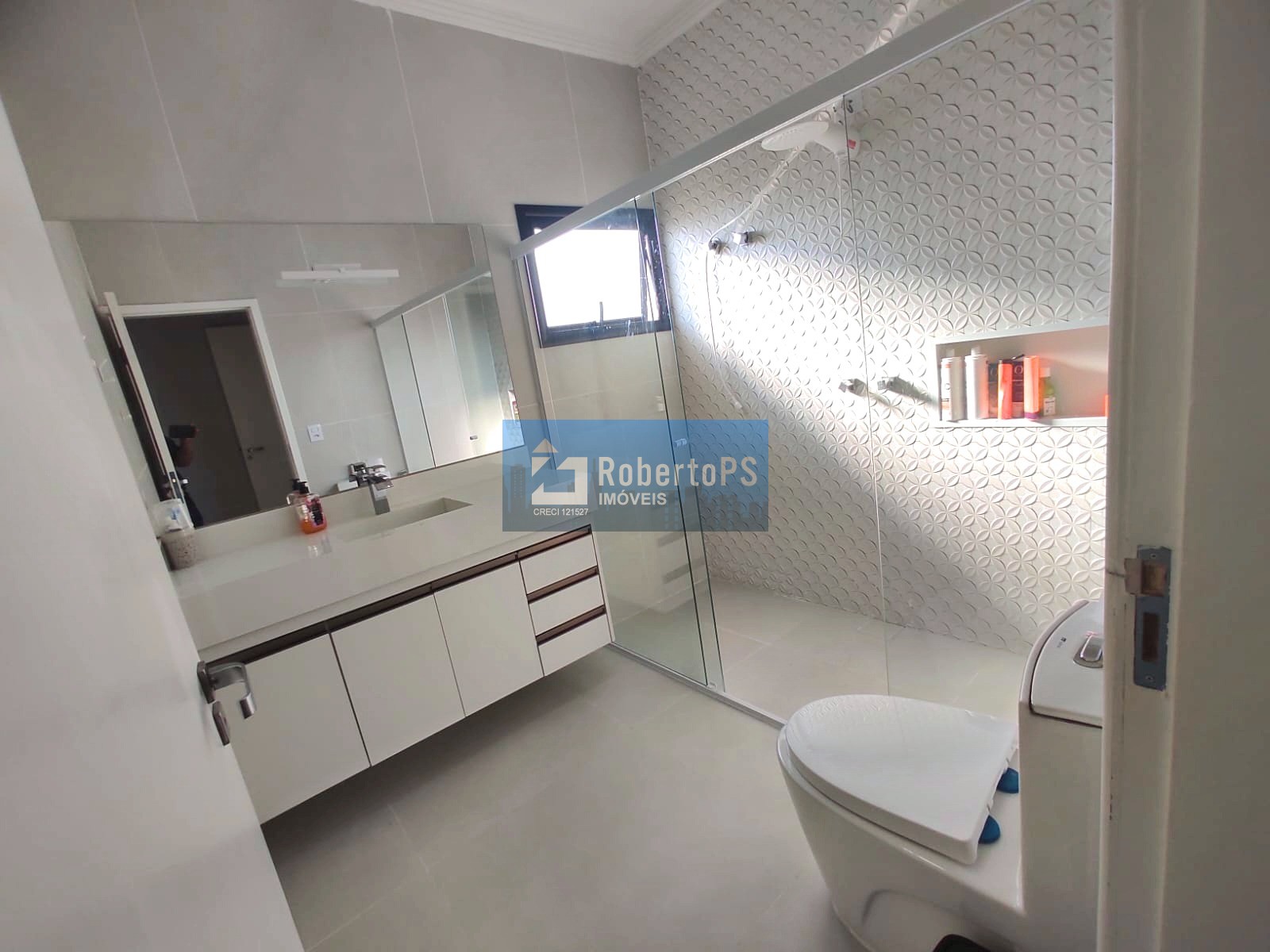 Casa de luxo em condomínio no Urbanova, São José dos Campos-SP: 3 quartos, 3 suítes, 3 salas, 4 banheiros, 4 vagas, 210m².