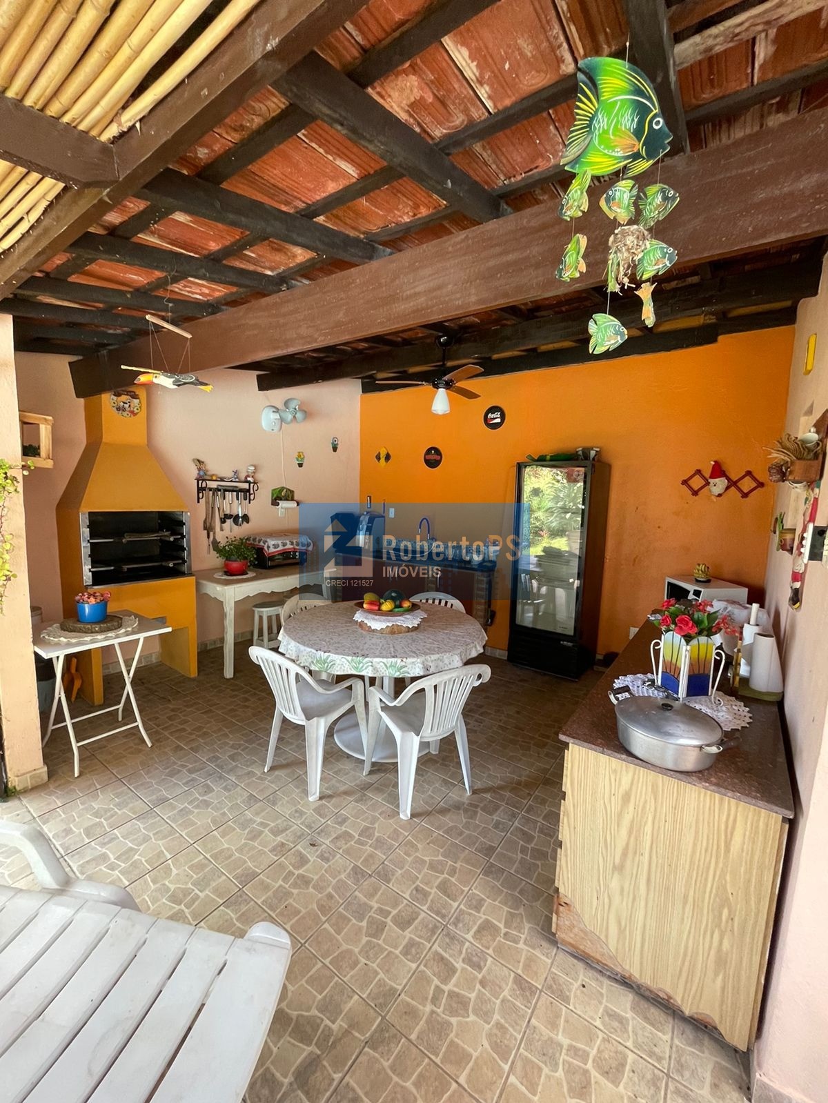 Chácara de luxo à venda em São José dos Campos: 3 casas, 9 quartos, 3 salas, 8 banheiros, 4 vagas, Terreno 5.000 m2, AC: 1.000m². Venha conferir!