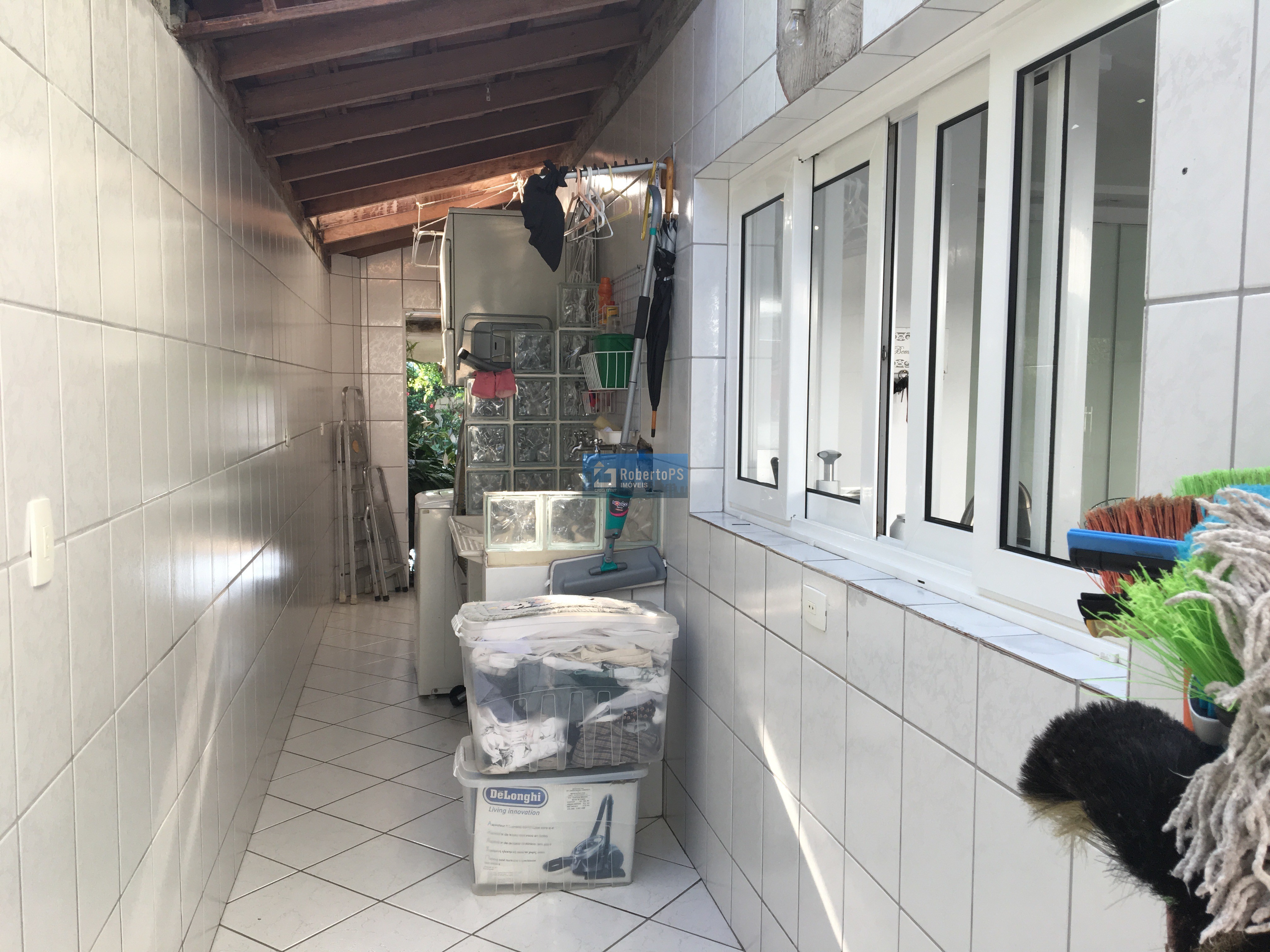 Luxuosa Casa em Condomínio à Venda em São José dos Campos-SP - Jardim das Colinas, 4 Quartos, 1 Suíte, 3 Salas, 3 Banheiros, 4 Vagas, 355m².