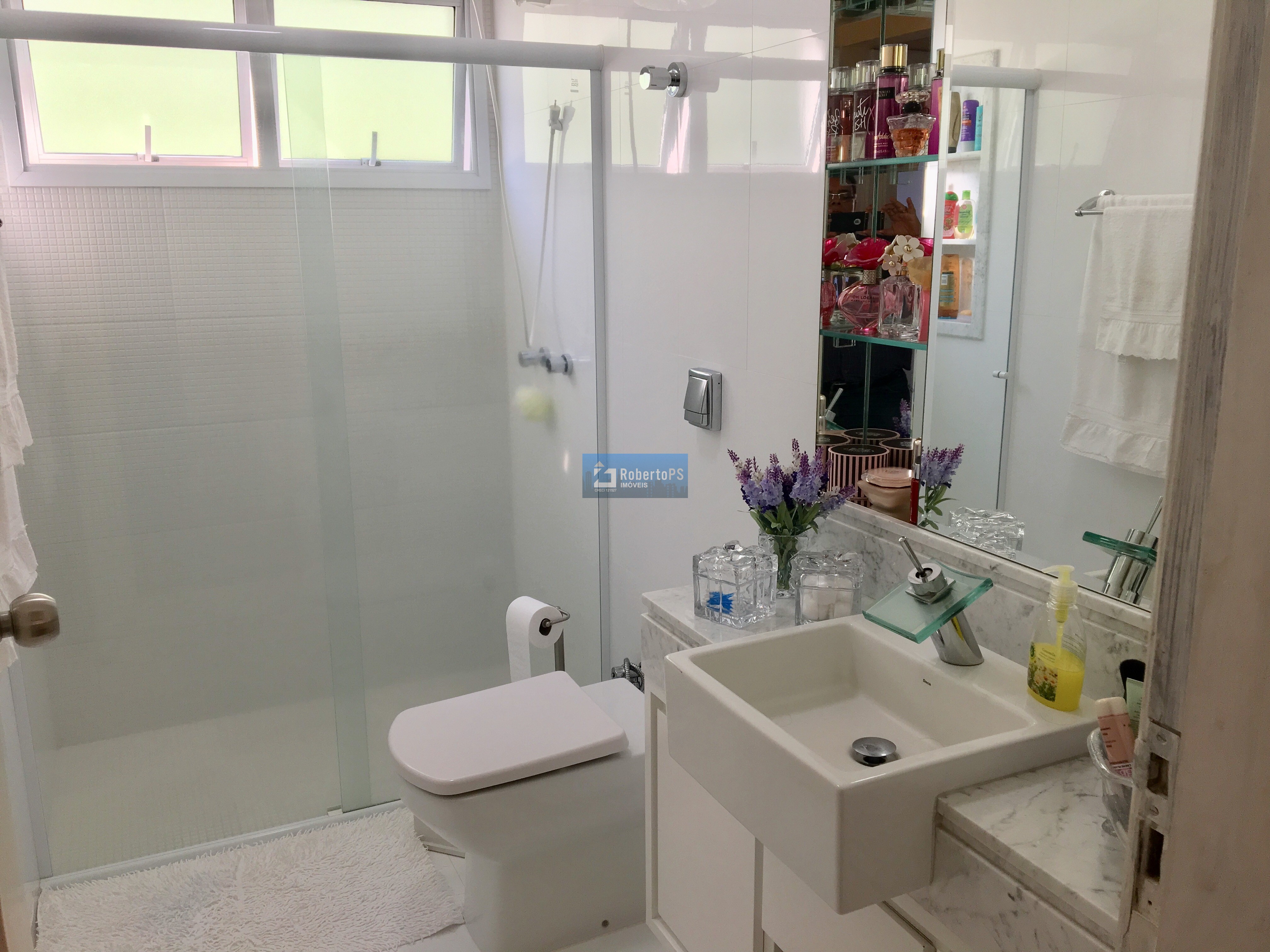 Luxuosa Casa em Condomínio à Venda em São José dos Campos-SP - Jardim das Colinas, 4 Quartos, 1 Suíte, 3 Salas, 3 Banheiros, 4 Vagas, 355m².