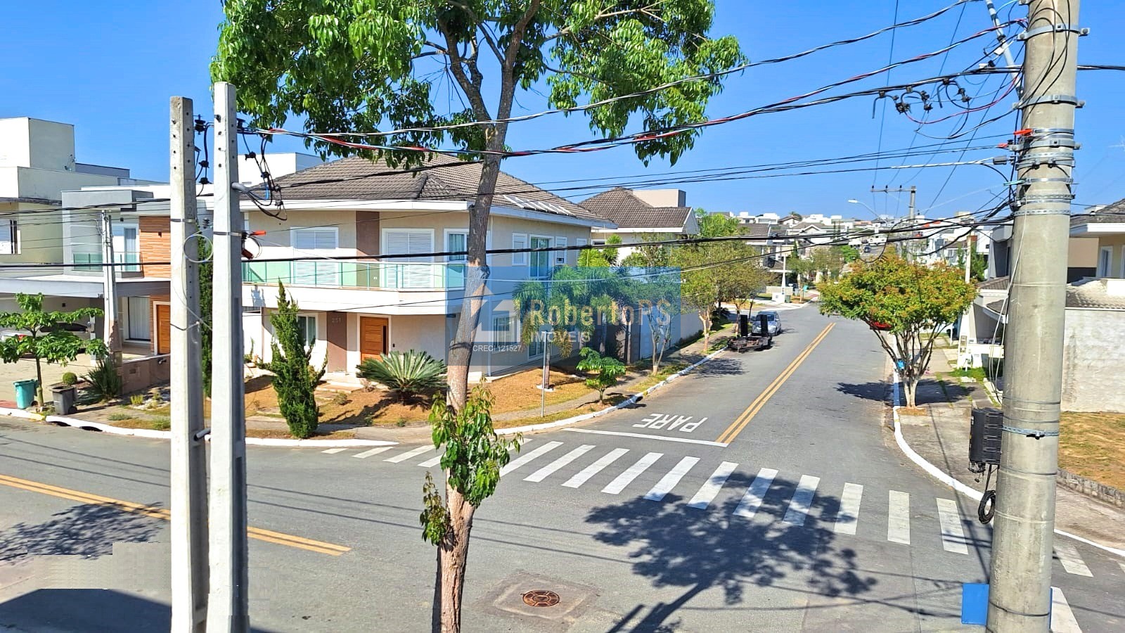 Casa de luxo em condomínio no Urbanova, São José dos Campos-SP: 3 quartos, 3 suítes, 3 salas, 4 banheiros, 4 vagas, 210m².