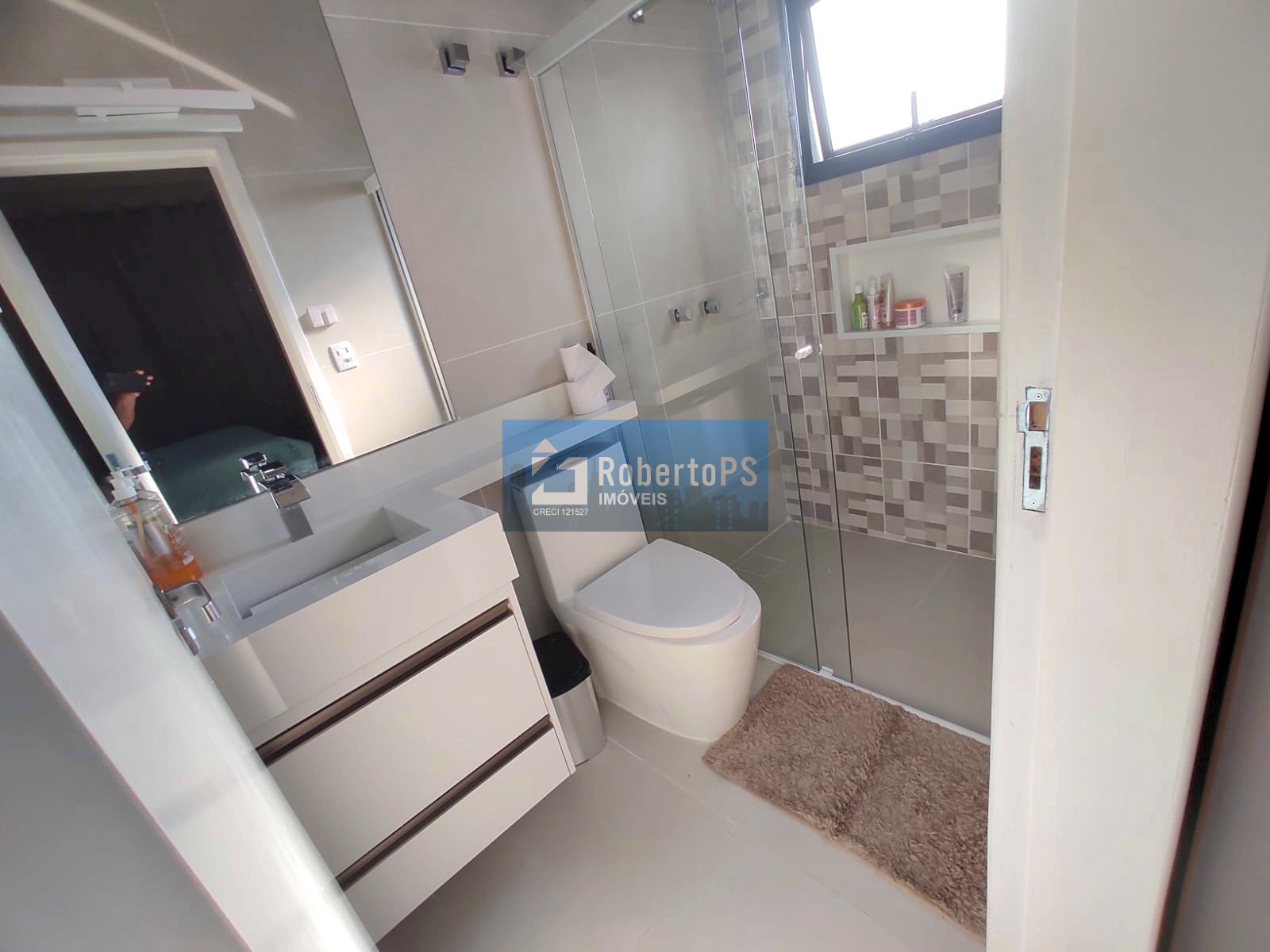 Casa de luxo em condomínio no Urbanova, São José dos Campos-SP: 3 quartos, 3 suítes, 3 salas, 4 banheiros, 4 vagas, 210m².