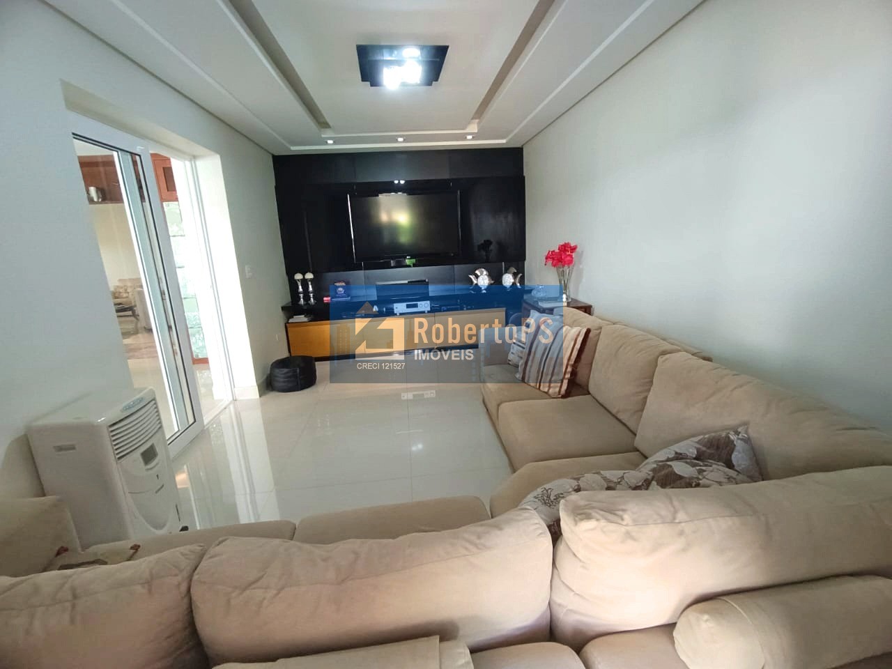 Luxuosa Casa em Condomínio à Venda em São José dos Campos-SP - Jardim das Colinas, 4 Quartos, 1 Suíte, 3 Salas, 3 Banheiros, 4 Vagas, 355m².