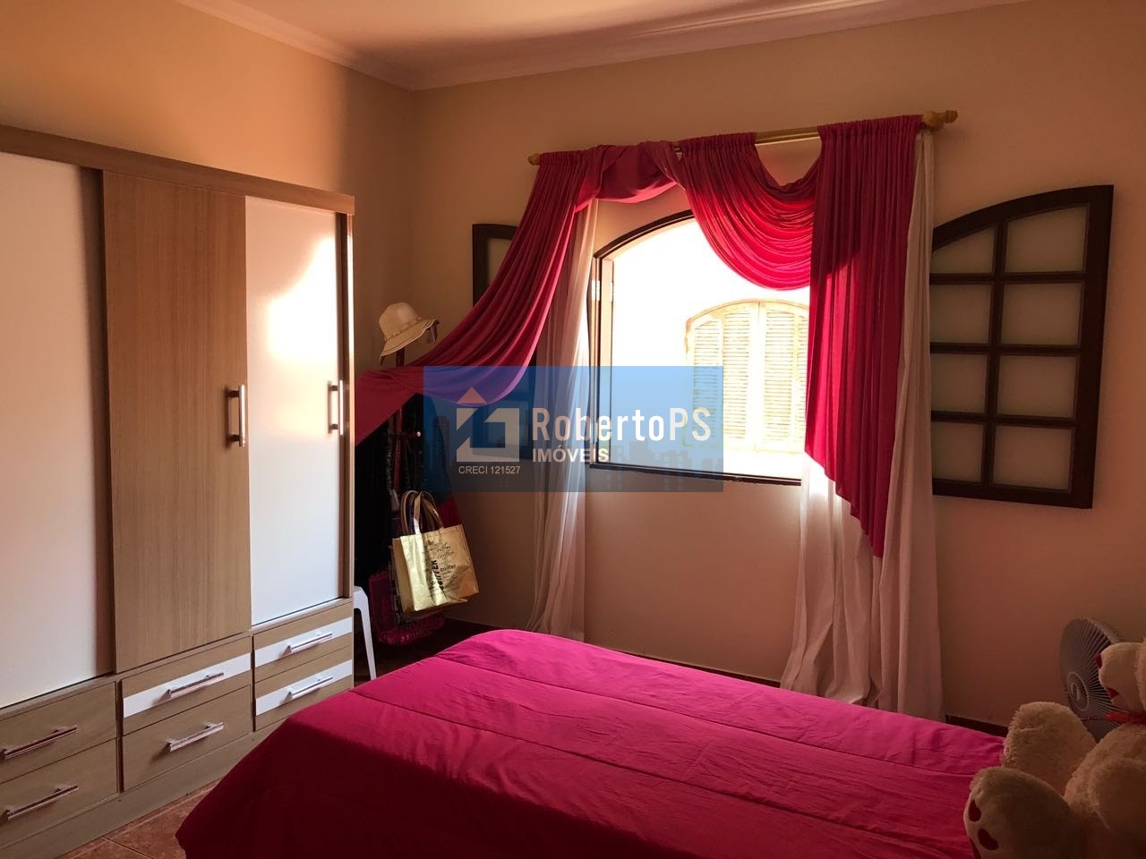 Imperdível Casa à Venda em São José dos Campos-SP, Bairro Jardim Sul: 3 Quartos, 1 Suíte, 2 Salas, 2 Banheiros, 2 Vagas, 179m².