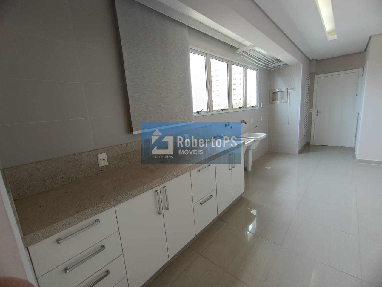 Luxuoso Apartamento à Venda na Vila Ema, São José dos Campos-SP: 4 Quartos, 4 Suítes, 4 Salas, 4 Vagas, 323 m² de Puro Conforto!
