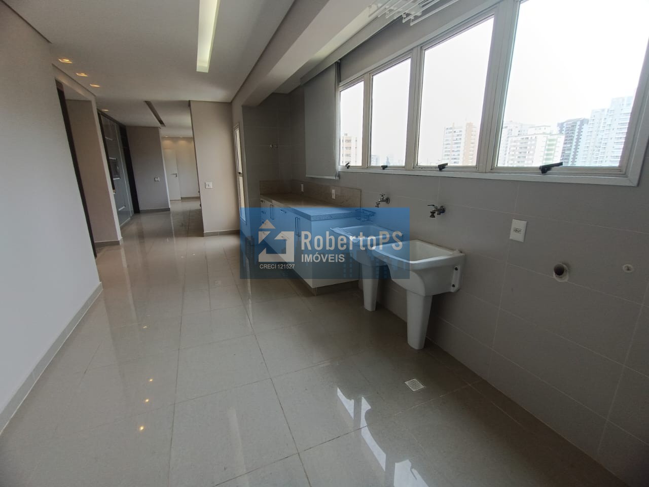Luxuoso Apartamento à Venda na Vila Ema, São José dos Campos-SP: 4 Quartos, 4 Suítes, 4 Salas, 4 Vagas, 323 m² de Puro Conforto!
