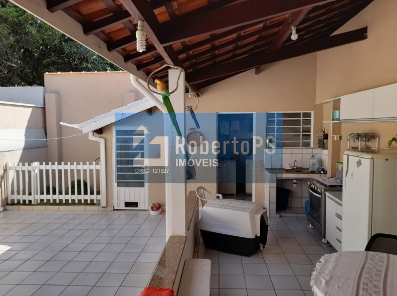 Casa à venda com 3 quartos sendo uma suíte na avenida tivoli