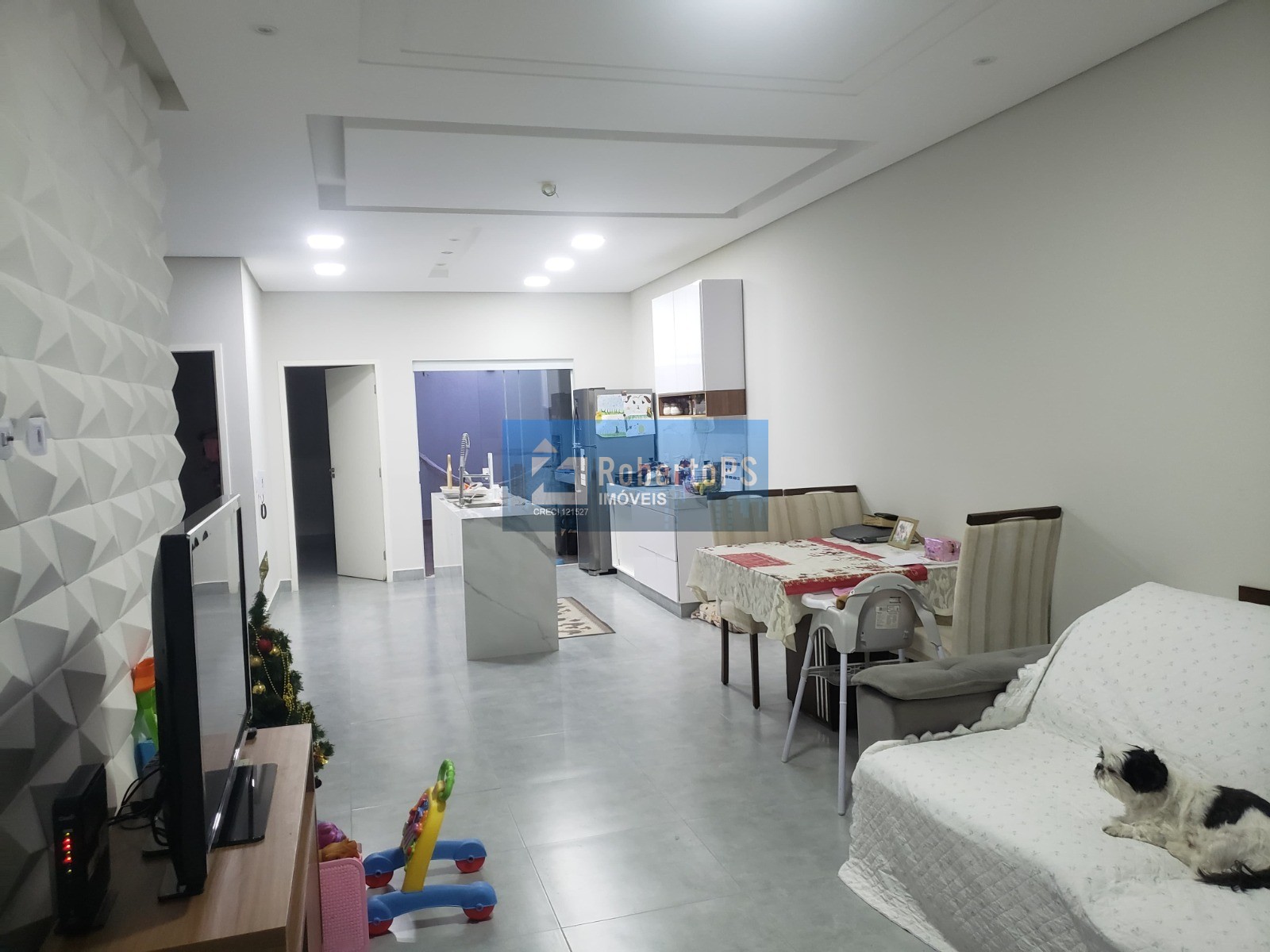 Venda de Casa em Jacareí-SP: 3 Quartos, 1 Suíte, 3 Salas, 2 Banheiros, 2 Vagas de Garagem, 100m² - Loteamento Villa Branca. - foto 19