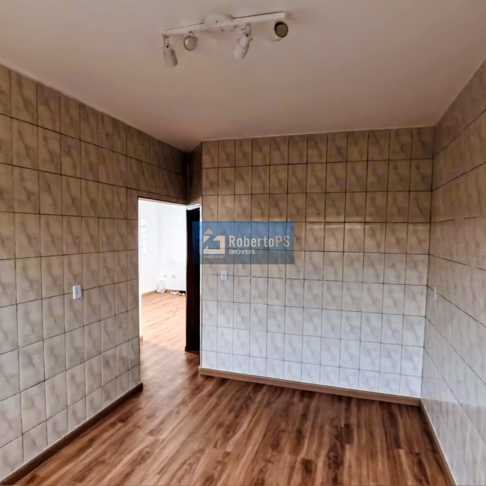 Casa com 2 quartos 1 suíte e 100m2 de construção no Jardim Oriente