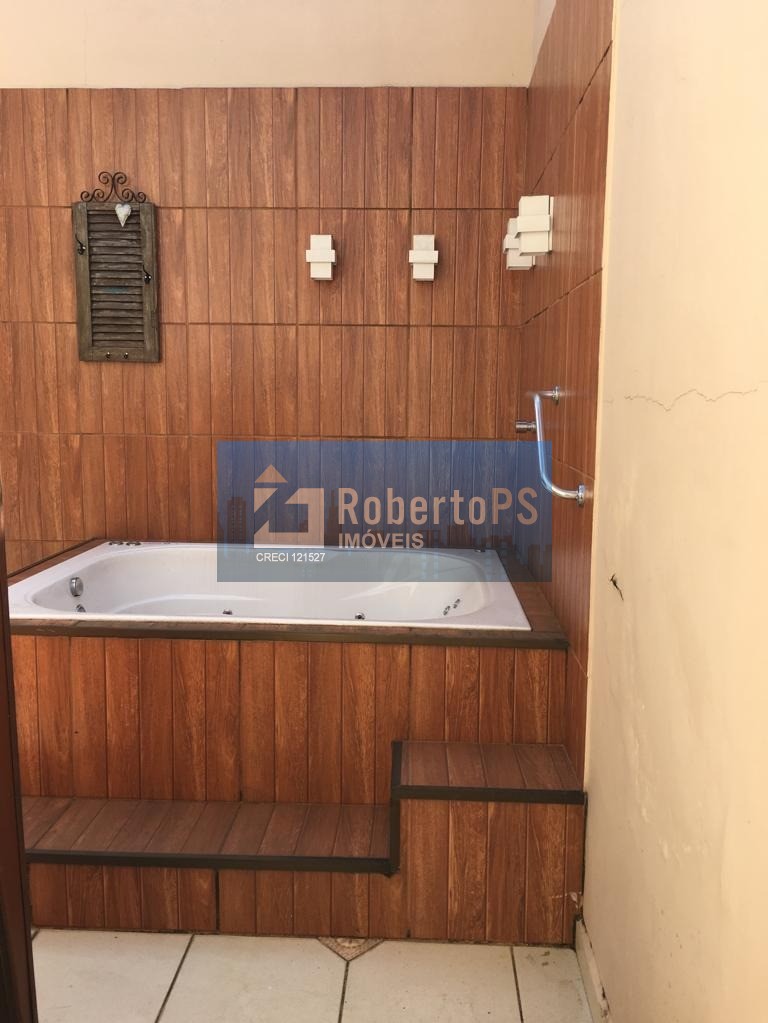 Excelente oportunidade: Casa à venda em São José dos Campos-SP, Jardim das Indústrias, 3 quartos, 2 suítes, 1 sala, 3 banheiros, 2 vagas, 250m²!