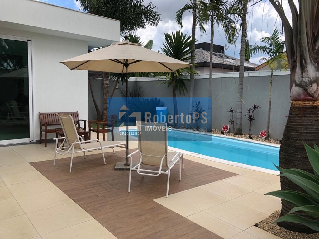 Casa de luxo em condomínio à venda em Jacareí-SP - 5 quartos, 4 suítes, 3 salas, 5 banheiros, 4 vagas de garagem, 380m².
