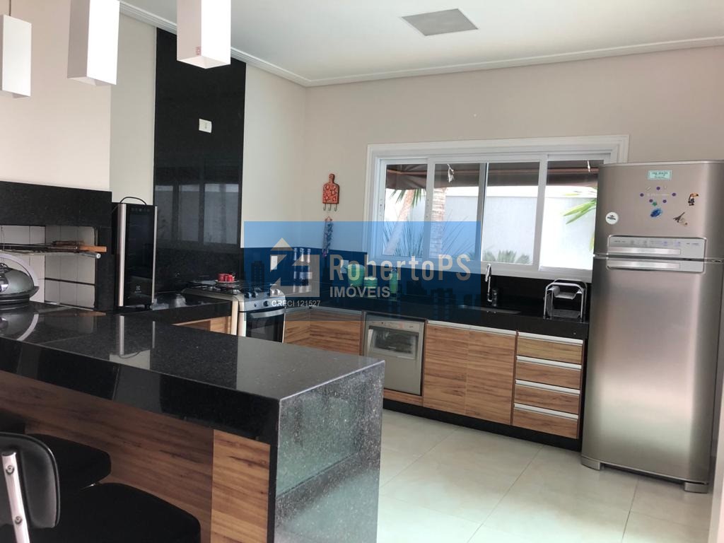 Casa de luxo em condomínio à venda em Jacareí-SP - 5 quartos, 4 suítes, 3 salas, 5 banheiros, 4 vagas de garagem, 380m².