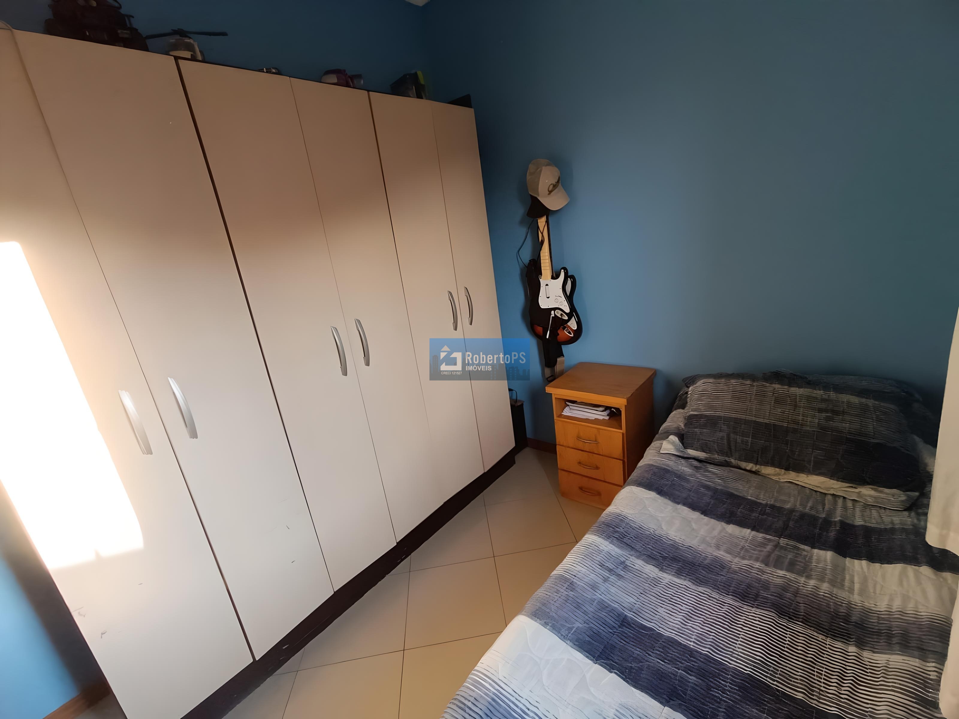Casa à venda em São José dos Campos-SP, Jardim das Indústrias! 4 quartos, 1 suíte, 2 salas, 2 banheiros, 2 vagas, 124m².