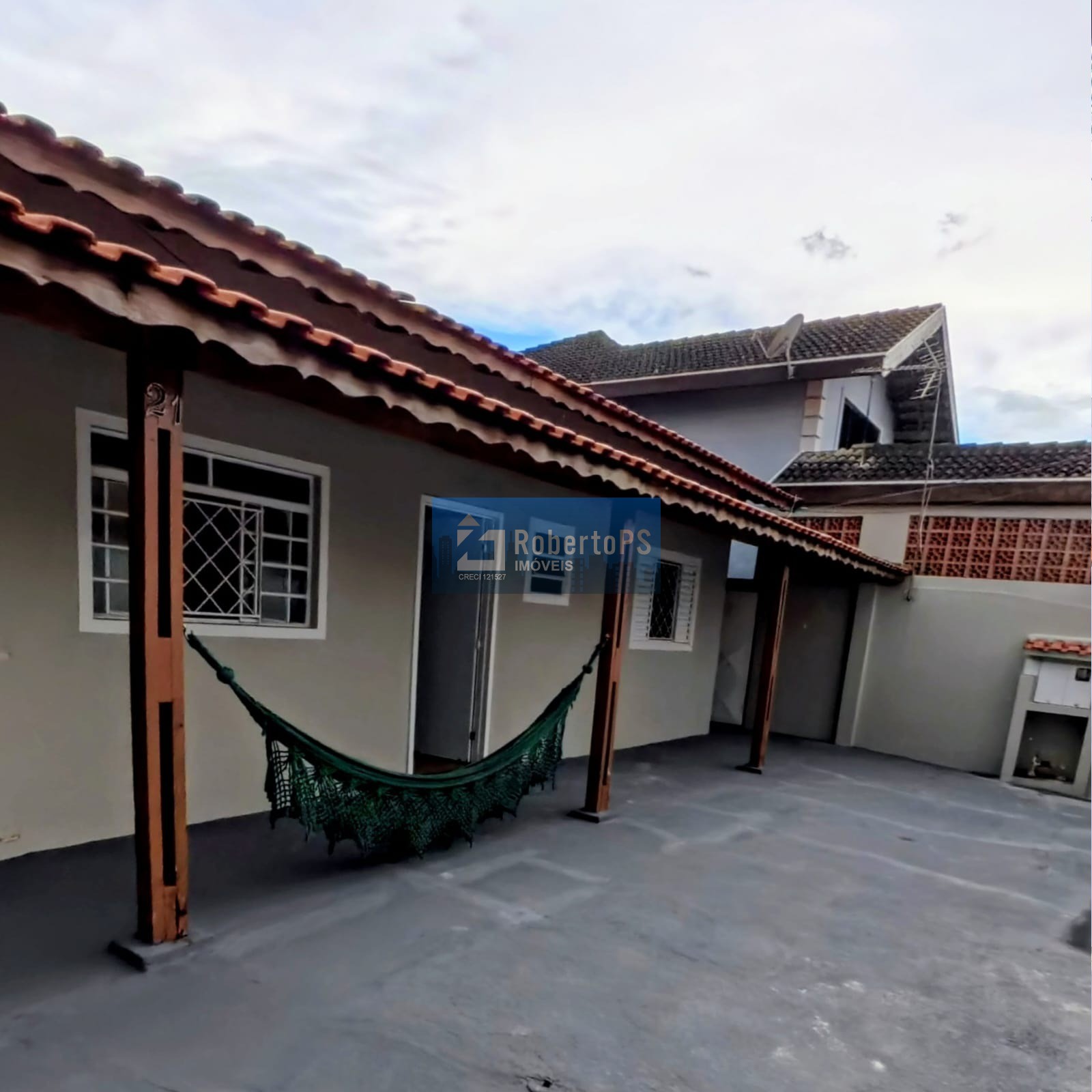 Casa com 2 quartos 1 suíte e 100m2 de construção no Jardim Oriente