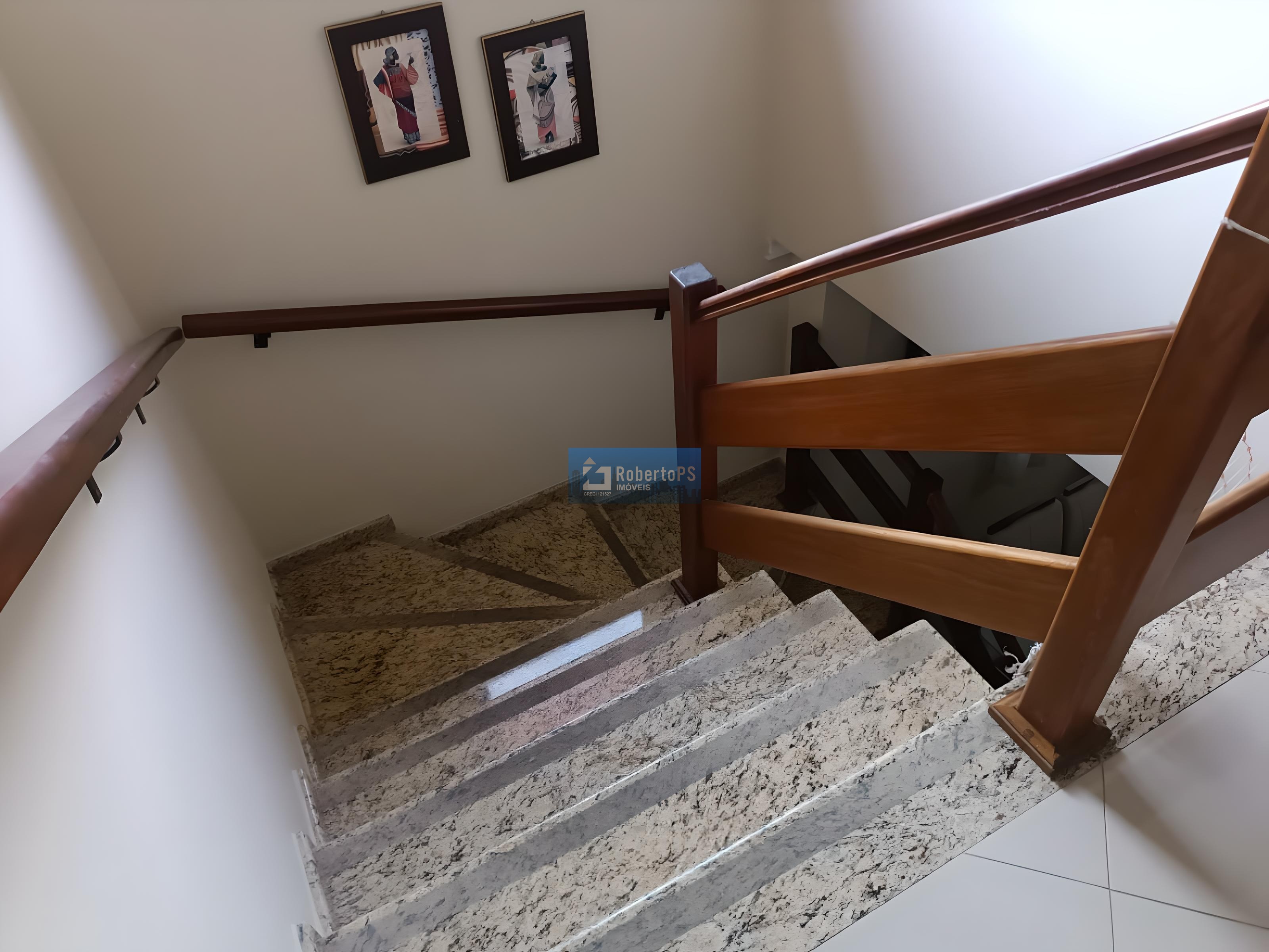 Casa à venda em São José dos Campos-SP, Jardim das Indústrias! 4 quartos, 1 suíte, 2 salas, 2 banheiros, 2 vagas, 124m².