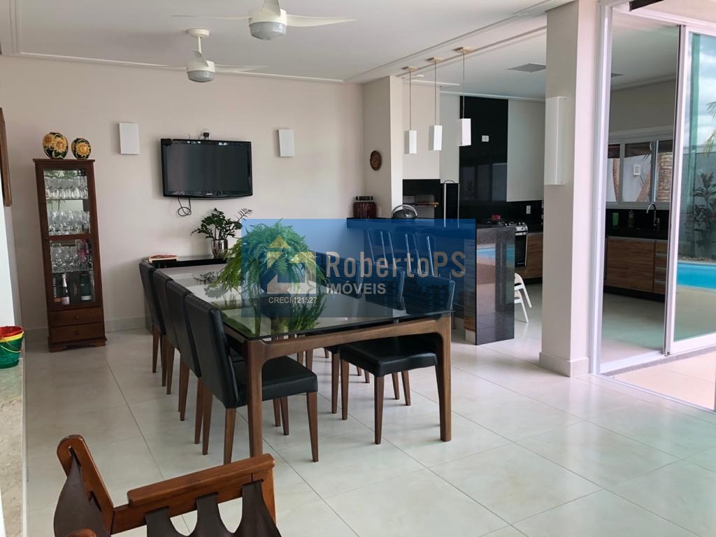 Casa de luxo em condomínio à venda em Jacareí-SP - 5 quartos, 4 suítes, 3 salas, 5 banheiros, 4 vagas de garagem, 380m².