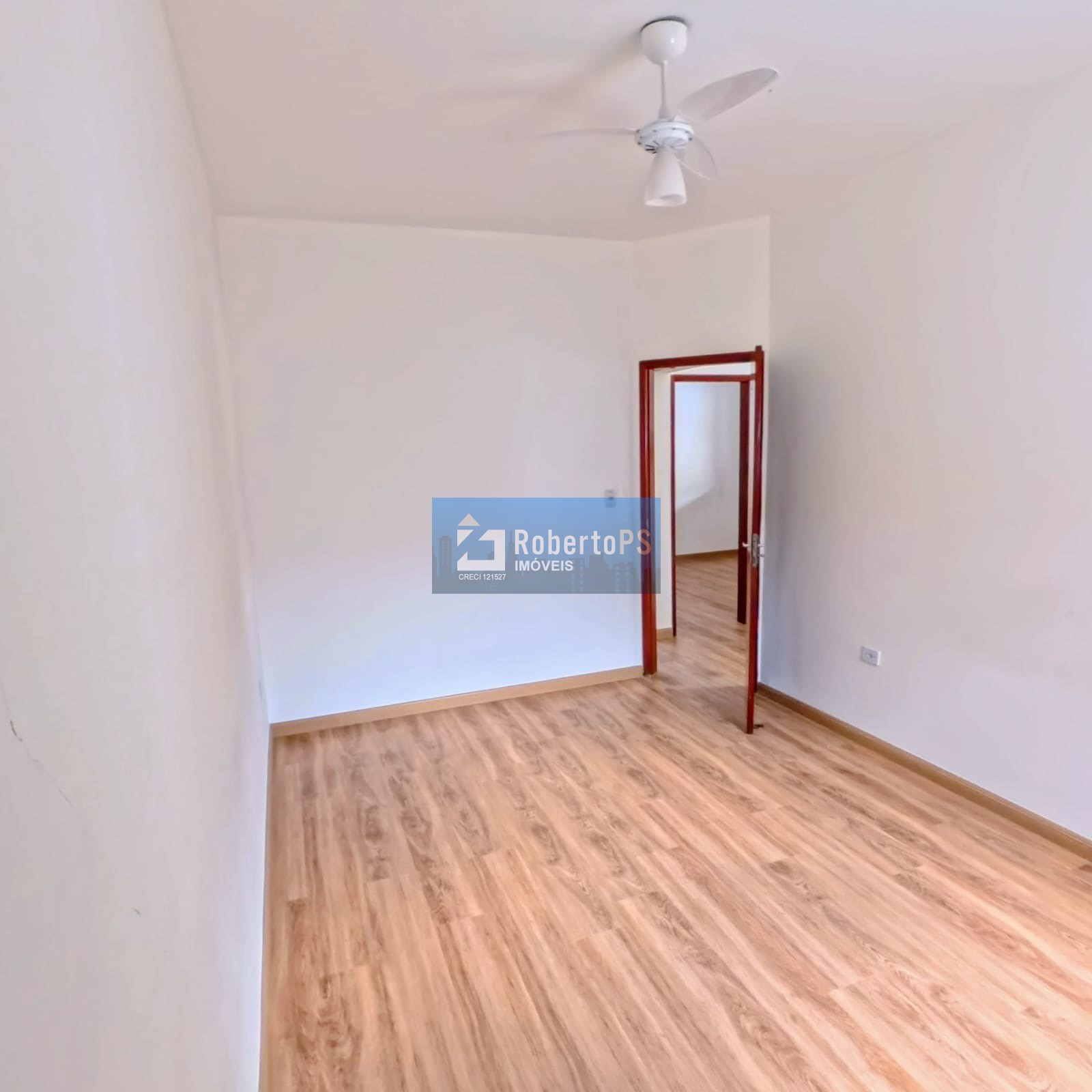 Casa com 2 quartos 1 suíte e 100m2 de construção no Jardim Oriente