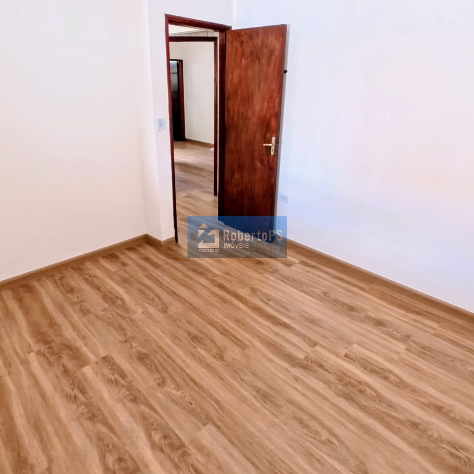 Casa com 2 quartos 1 suíte e 100m2 de construção no Jardim Oriente