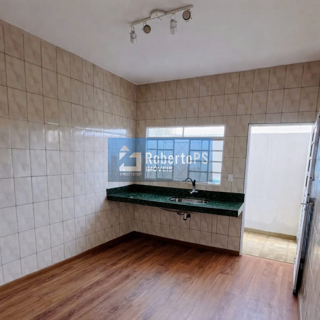 Casa com 2 quartos 1 suíte e 100m2 de construção no Jardim Oriente