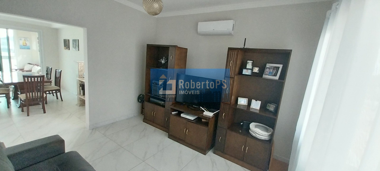 Impecável Casa em Condomínio à Venda em Urbanova, São José dos Campos-SP: 3 Quartos, 3 Suítes, 3 Salas, 5 Banheiros, 5 Vagas, 443m²!