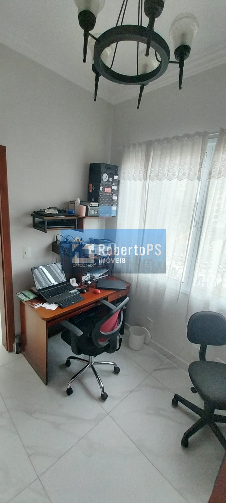 Impecável Casa em Condomínio à Venda em Urbanova, São José dos Campos-SP: 3 Quartos, 3 Suítes, 3 Salas, 5 Banheiros, 5 Vagas, 443m²!