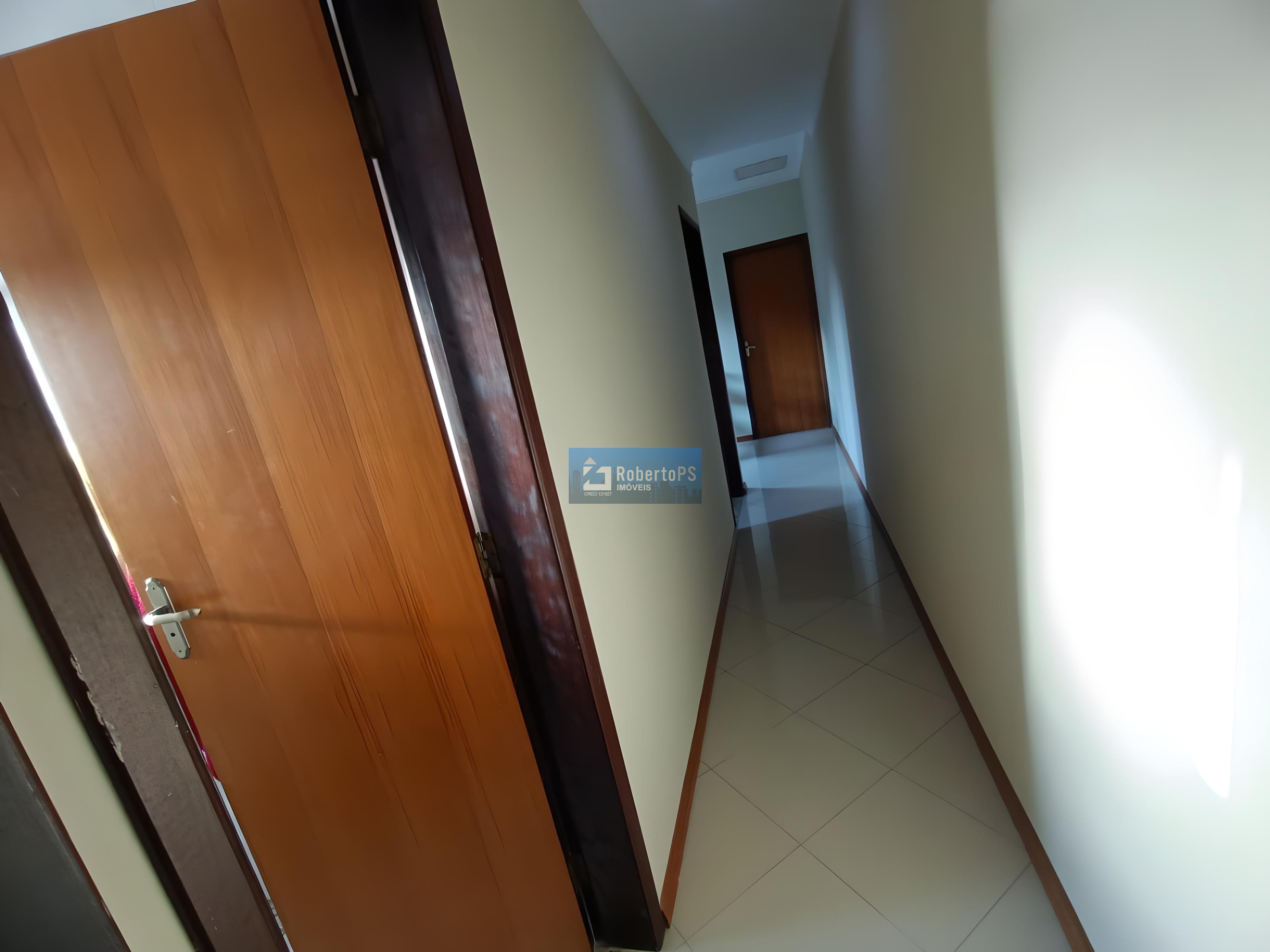 Casa à venda em São José dos Campos-SP, Jardim das Indústrias! 4 quartos, 1 suíte, 2 salas, 2 banheiros, 2 vagas, 124m².