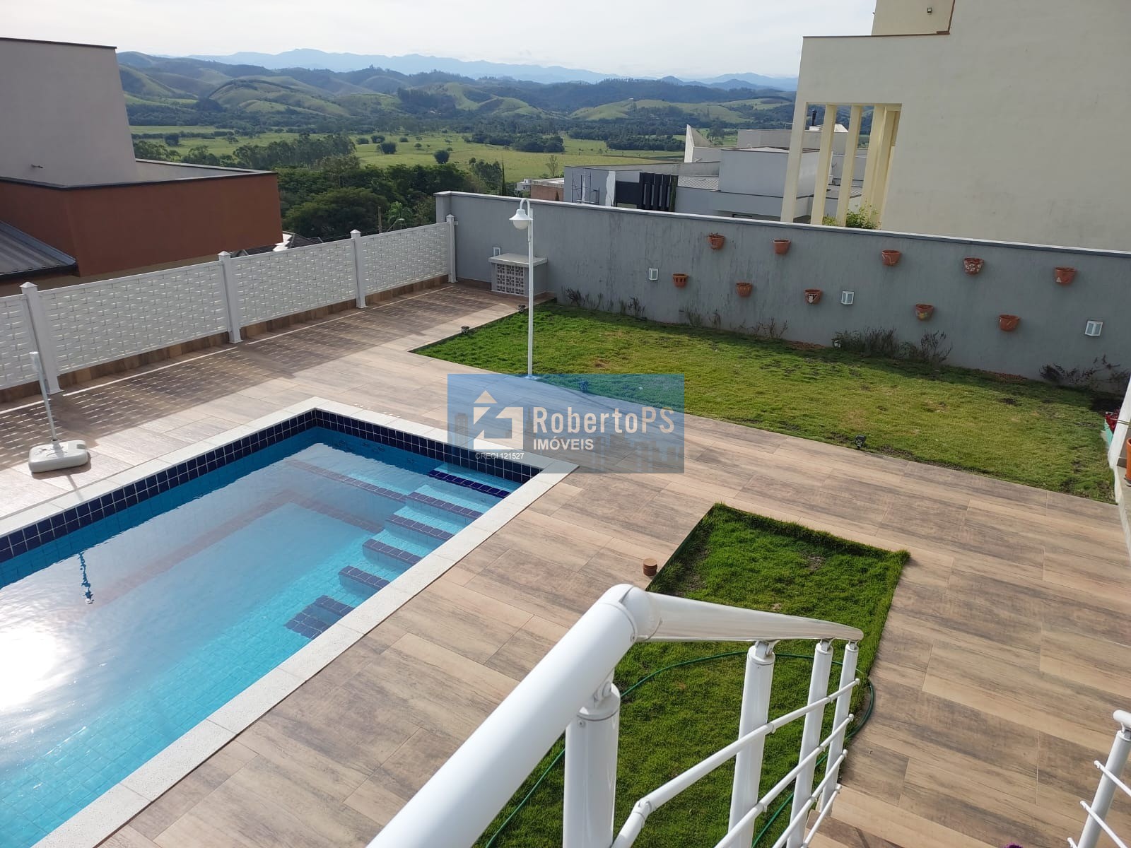 Impecável Casa em Condomínio à Venda em Urbanova, São José dos Campos-SP: 3 Quartos, 3 Suítes, 3 Salas, 5 Banheiros, 5 Vagas, 443m²!