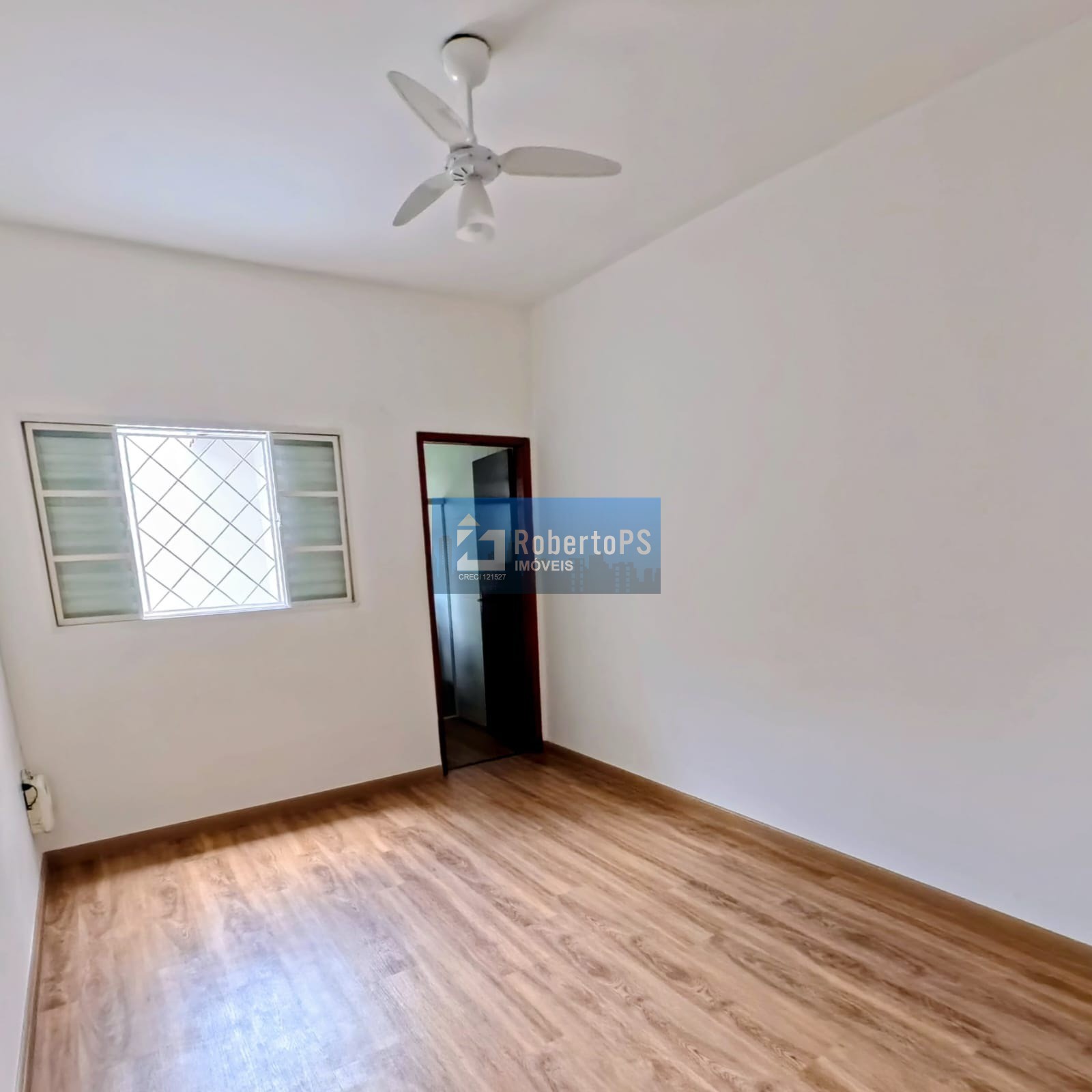 Casa com 2 quartos 1 suíte e 100m2 de construção no Jardim Oriente