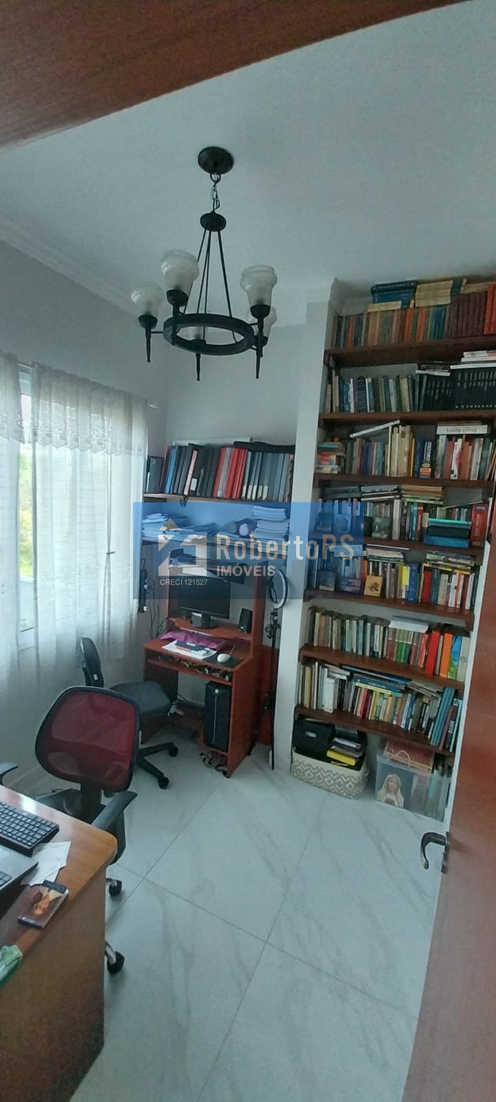 Impecável Casa em Condomínio à Venda em Urbanova, São José dos Campos-SP: 3 Quartos, 3 Suítes, 3 Salas, 5 Banheiros, 5 Vagas, 443m²!