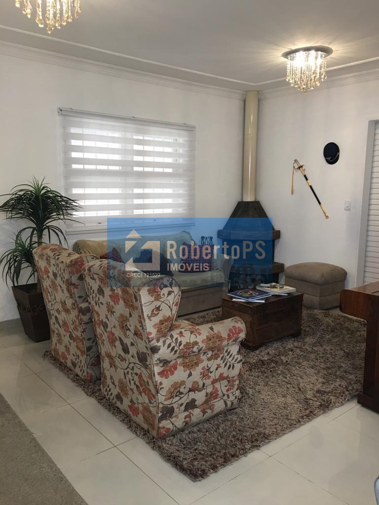 Excelente oportunidade: Casa à venda em São José dos Campos-SP, Jardim das Indústrias, 3 quartos, 2 suítes, 1 sala, 3 banheiros, 2 vagas, 250m²!