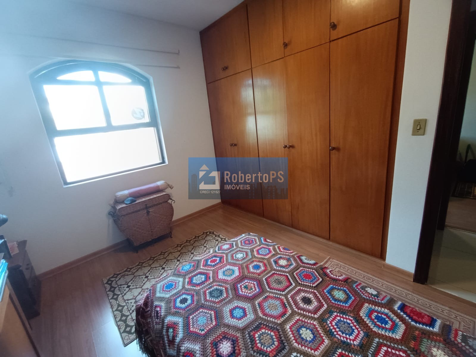 Casa de alto padrão em condomínio no Jardim das Colinas, São José dos Campos-SP: 4 quartos, 1 suíte, 3 salas, 3 banheiros, 3 vagas, 293m².