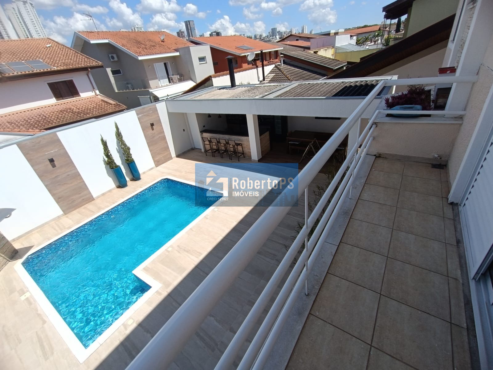 Casa de luxo em condomínio exclusivo em São José dos Campos-SP: 5 quartos, 2 suítes, 3 salas, 5 banheiros, 2 vagas, 280m².