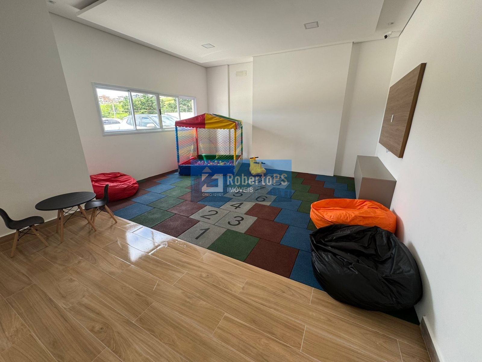 Apartamento à venda em Urbanova VII, São José dos Campos-SP: 2 quartos, 1 suíte, 2 banheiros, 60m² de área.