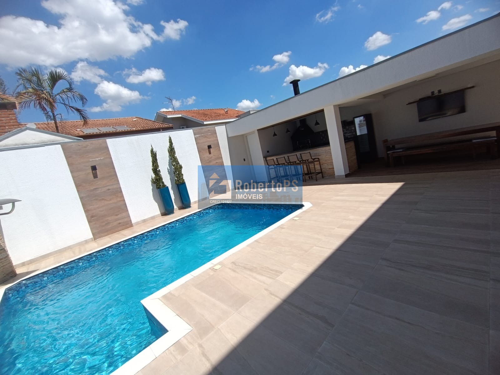 Casa de luxo em condomínio exclusivo em São José dos Campos-SP: 5 quartos, 2 suítes, 3 salas, 5 banheiros, 2 vagas, 280m².