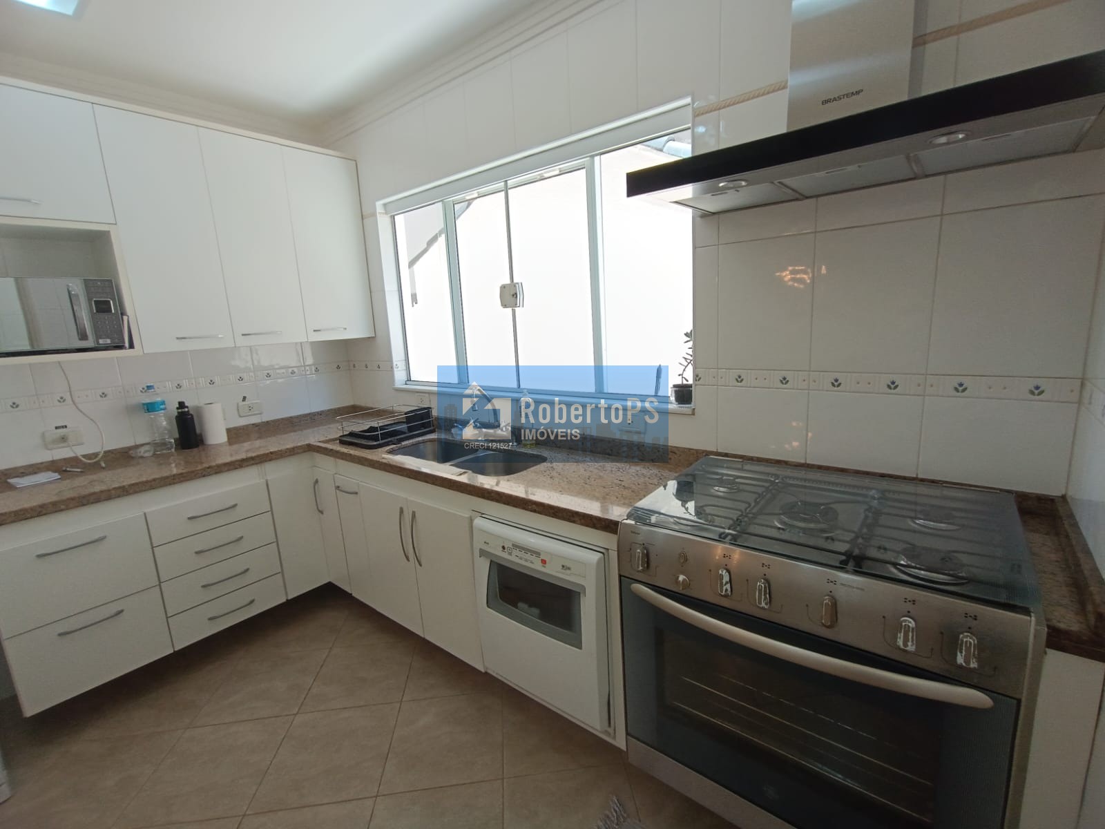 Casa de luxo em condomínio exclusivo em São José dos Campos-SP: 5 quartos, 2 suítes, 3 salas, 5 banheiros, 2 vagas, 280m².