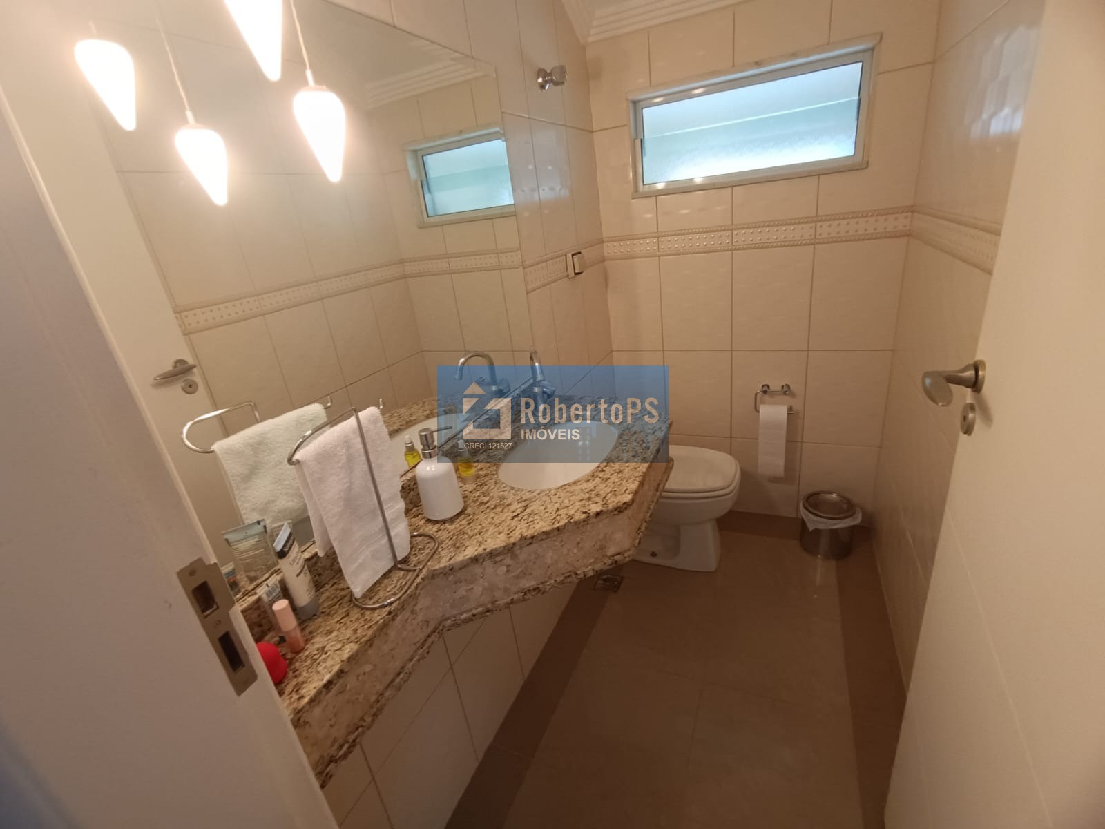 Casa de luxo em condomínio exclusivo em São José dos Campos-SP: 5 quartos, 2 suítes, 3 salas, 5 banheiros, 2 vagas, 280m².
