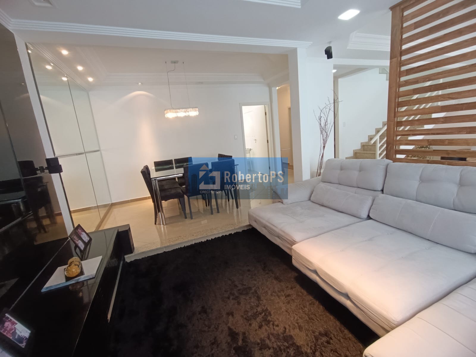 Casa de luxo em condomínio exclusivo em São José dos Campos-SP: 5 quartos, 2 suítes, 3 salas, 5 banheiros, 2 vagas, 280m².