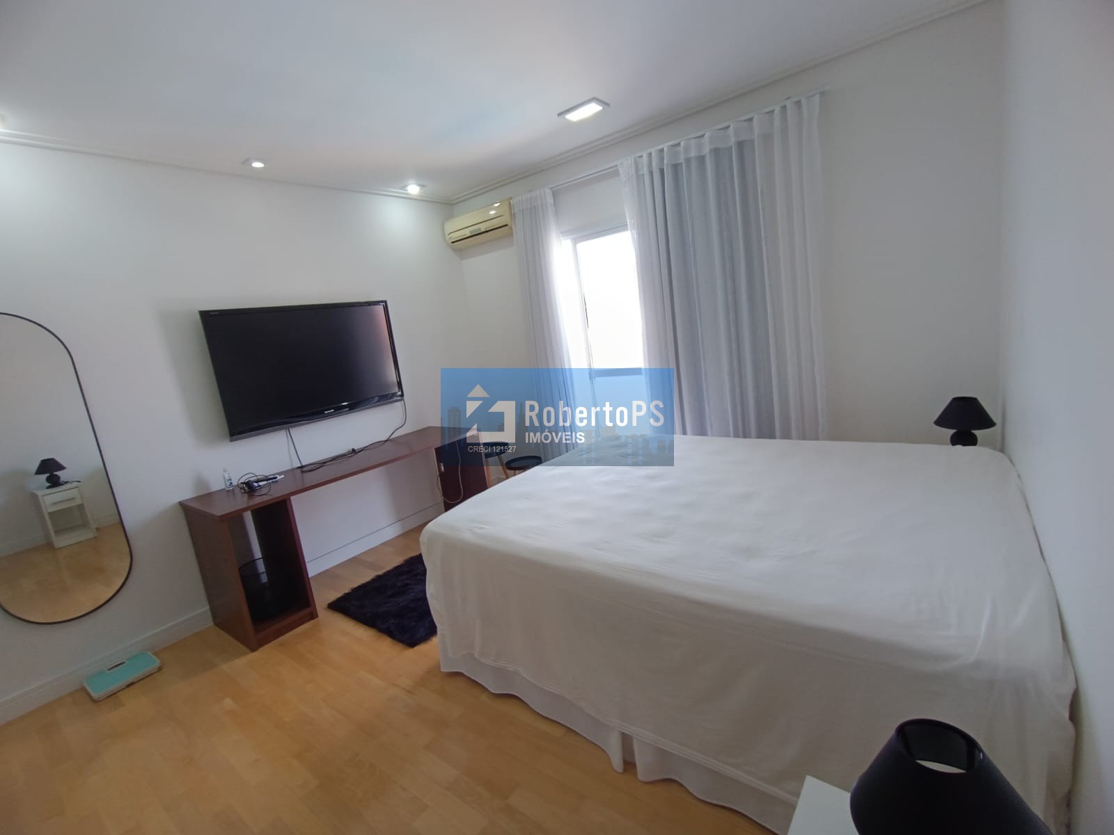 Casa de luxo em condomínio exclusivo em São José dos Campos-SP: 5 quartos, 2 suítes, 3 salas, 5 banheiros, 2 vagas, 280m².