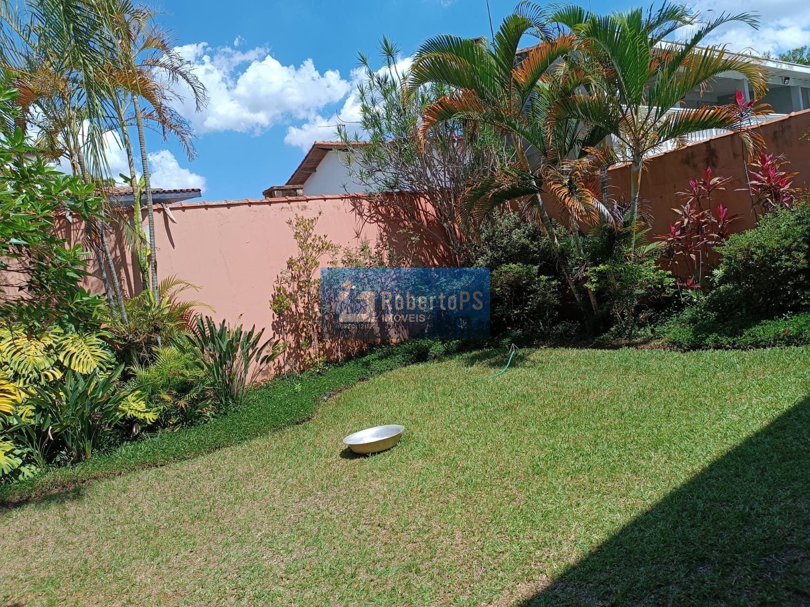 Casa de alto padrão em condomínio no jardim das colinas, são