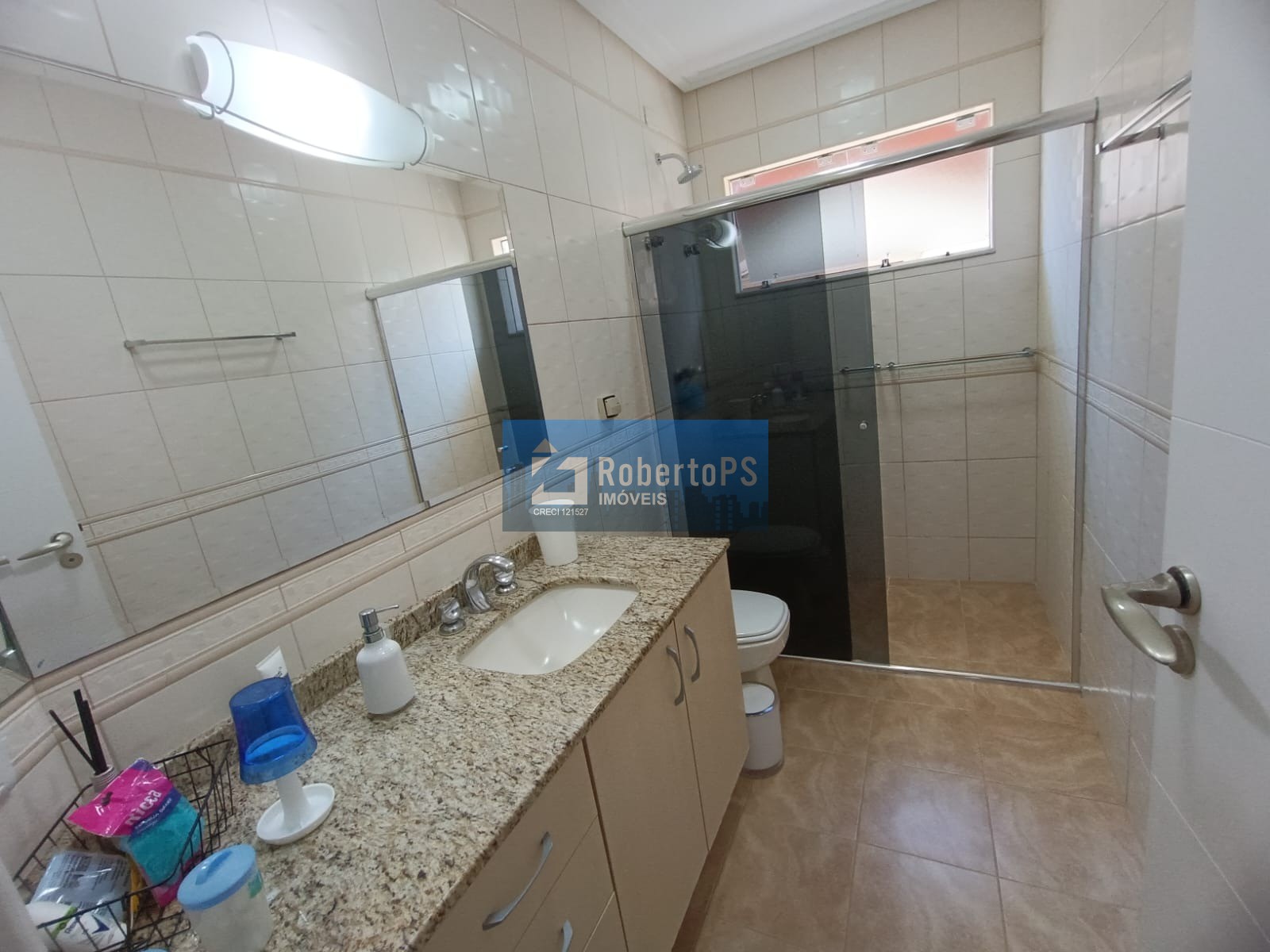 Casa de luxo em condomínio exclusivo em São José dos Campos-SP: 5 quartos, 2 suítes, 3 salas, 5 banheiros, 2 vagas, 280m².