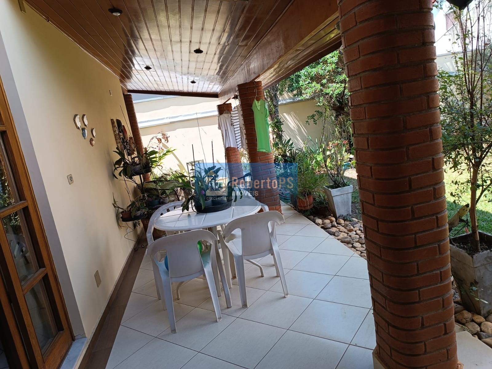 Casa de alto padrão em condomínio no jardim das colinas, são