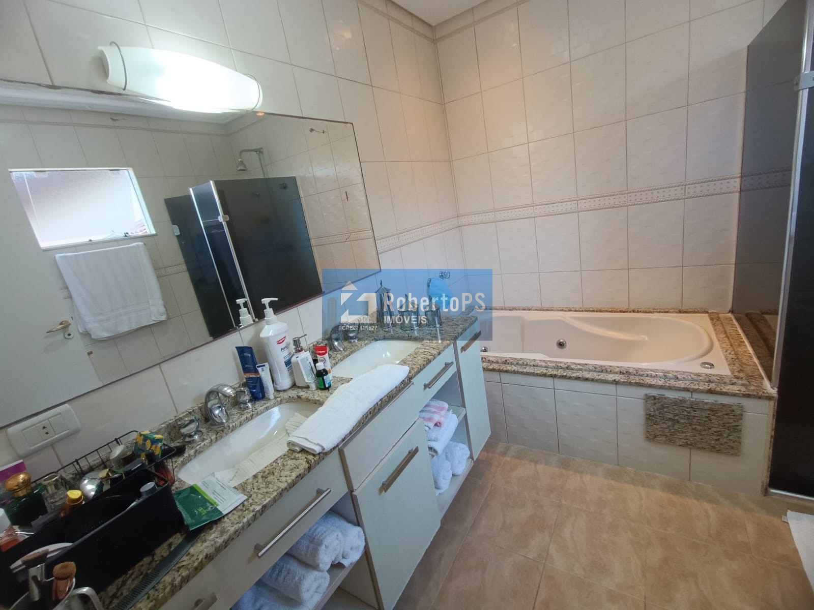 Casa de luxo em condomínio exclusivo em São José dos Campos-SP: 5 quartos, 2 suítes, 3 salas, 5 banheiros, 2 vagas, 280m².