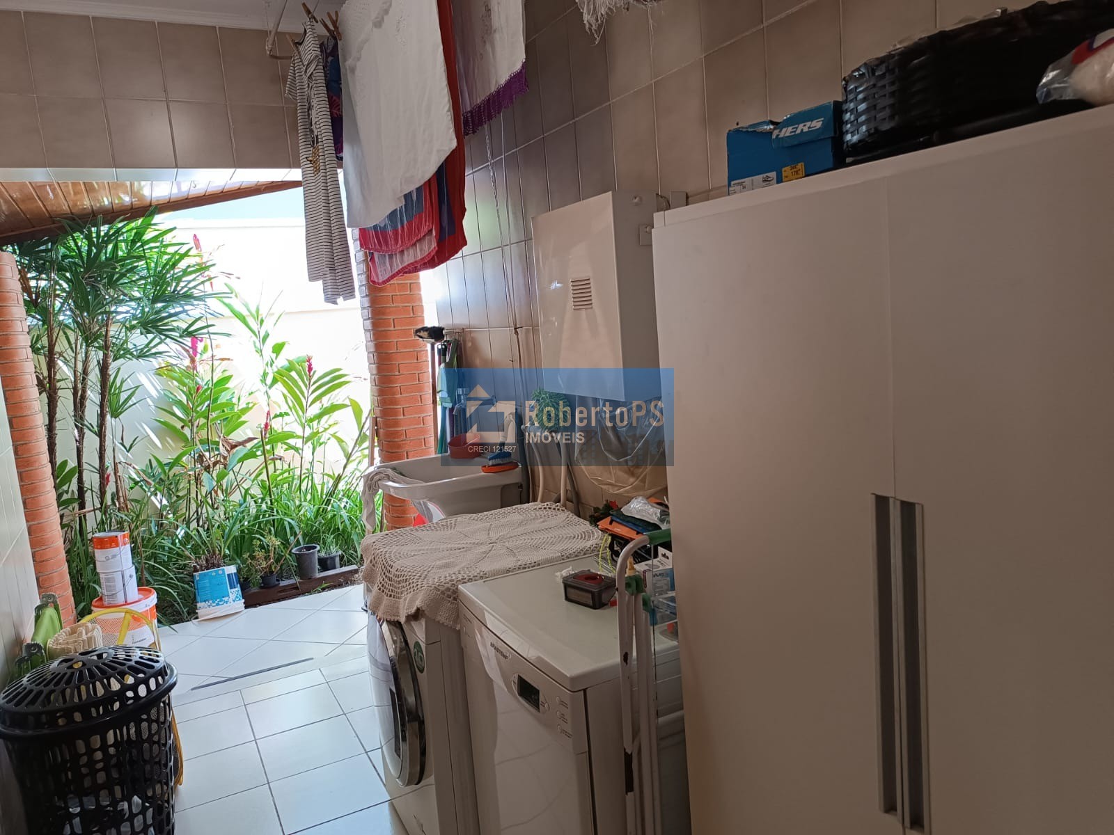 Casa de alto padrão em condomínio no jardim das colinas, são