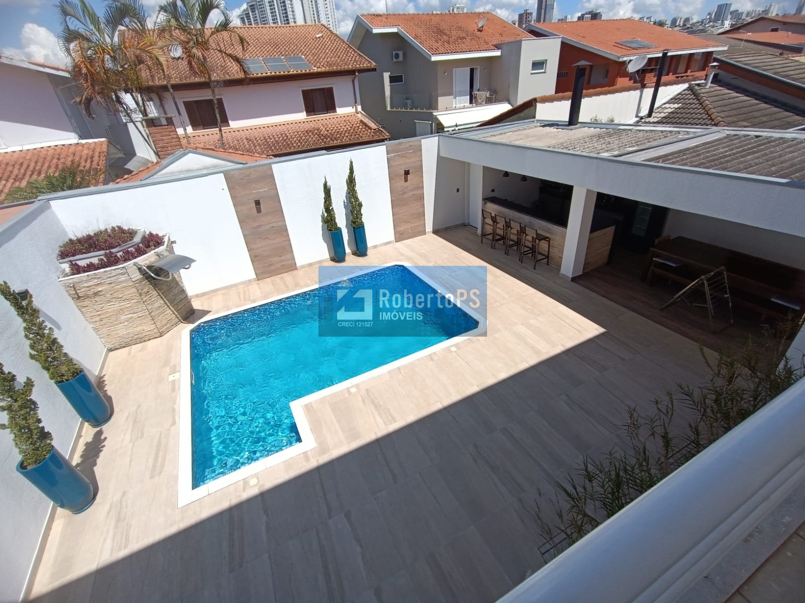 Casa de luxo em condomínio exclusivo em São José dos Campos-SP: 5 quartos, 2 suítes, 3 salas, 5 banheiros, 2 vagas, 280m².