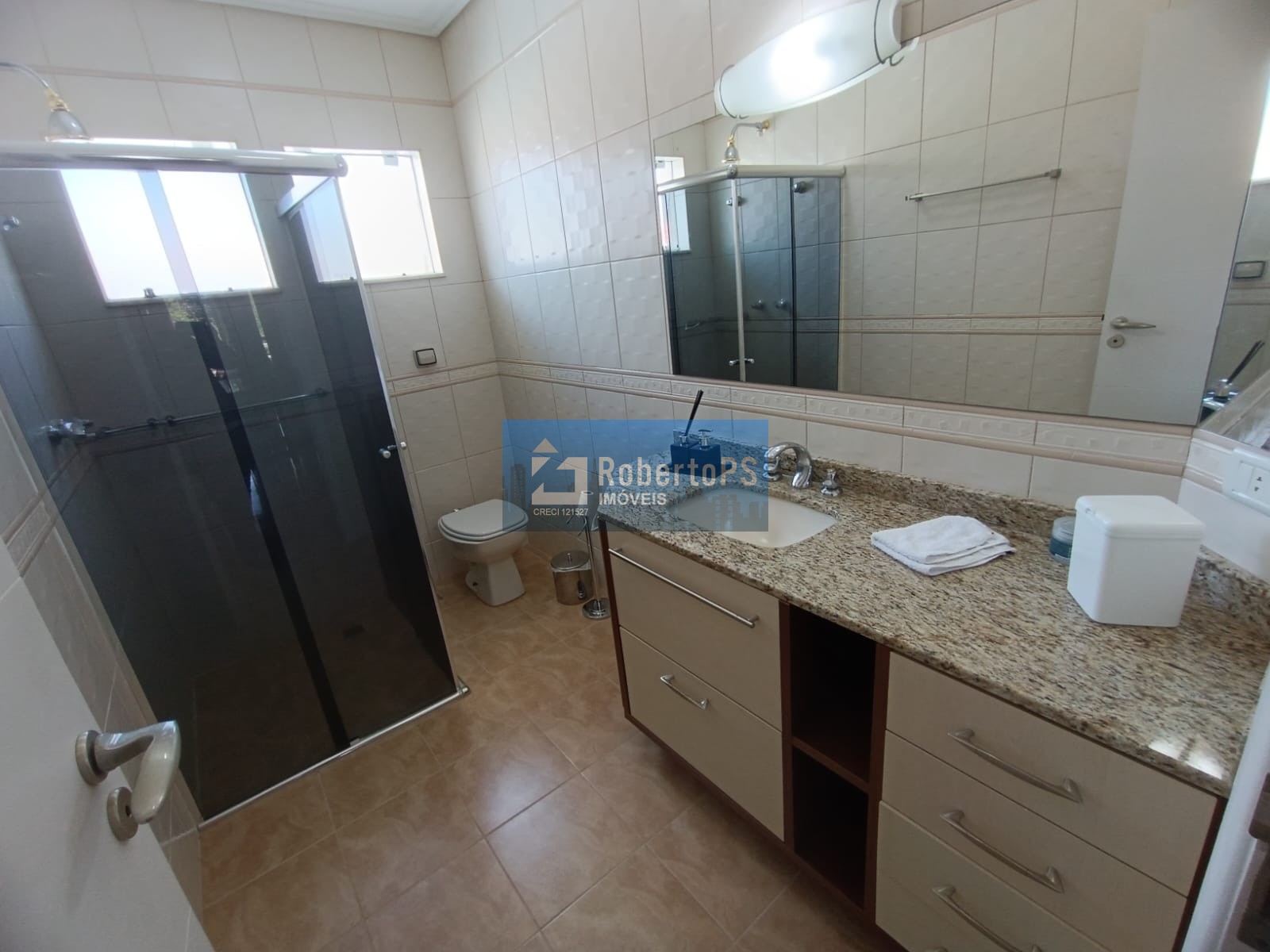 Casa de luxo em condomínio exclusivo em São José dos Campos-SP: 5 quartos, 2 suítes, 3 salas, 5 banheiros, 2 vagas, 280m².