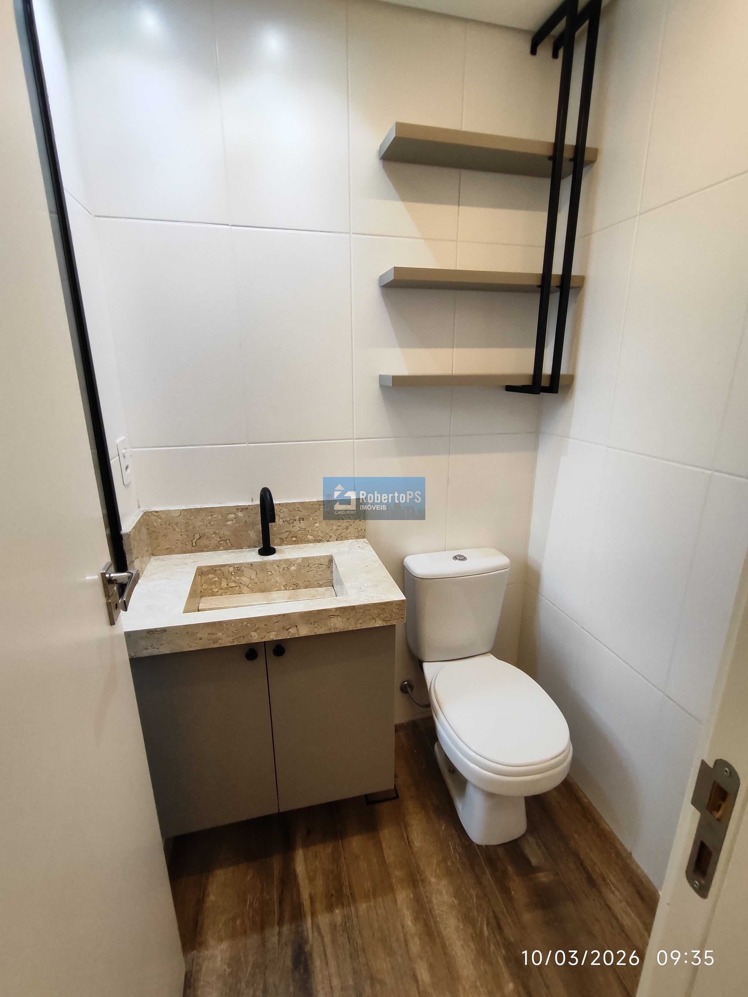Apartamento à venda em São José dos Campos - Jardim Augusta: 3 quartos, 1 suíte, 2 salas, 2 banheiros, 2 vagas, 73m². Venha conferir!