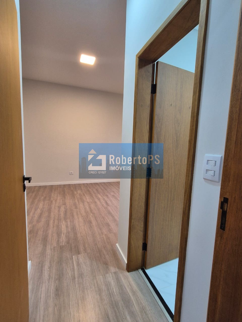 Casa em condomínio de luxo com 3 quartos e 2 vagas no parque