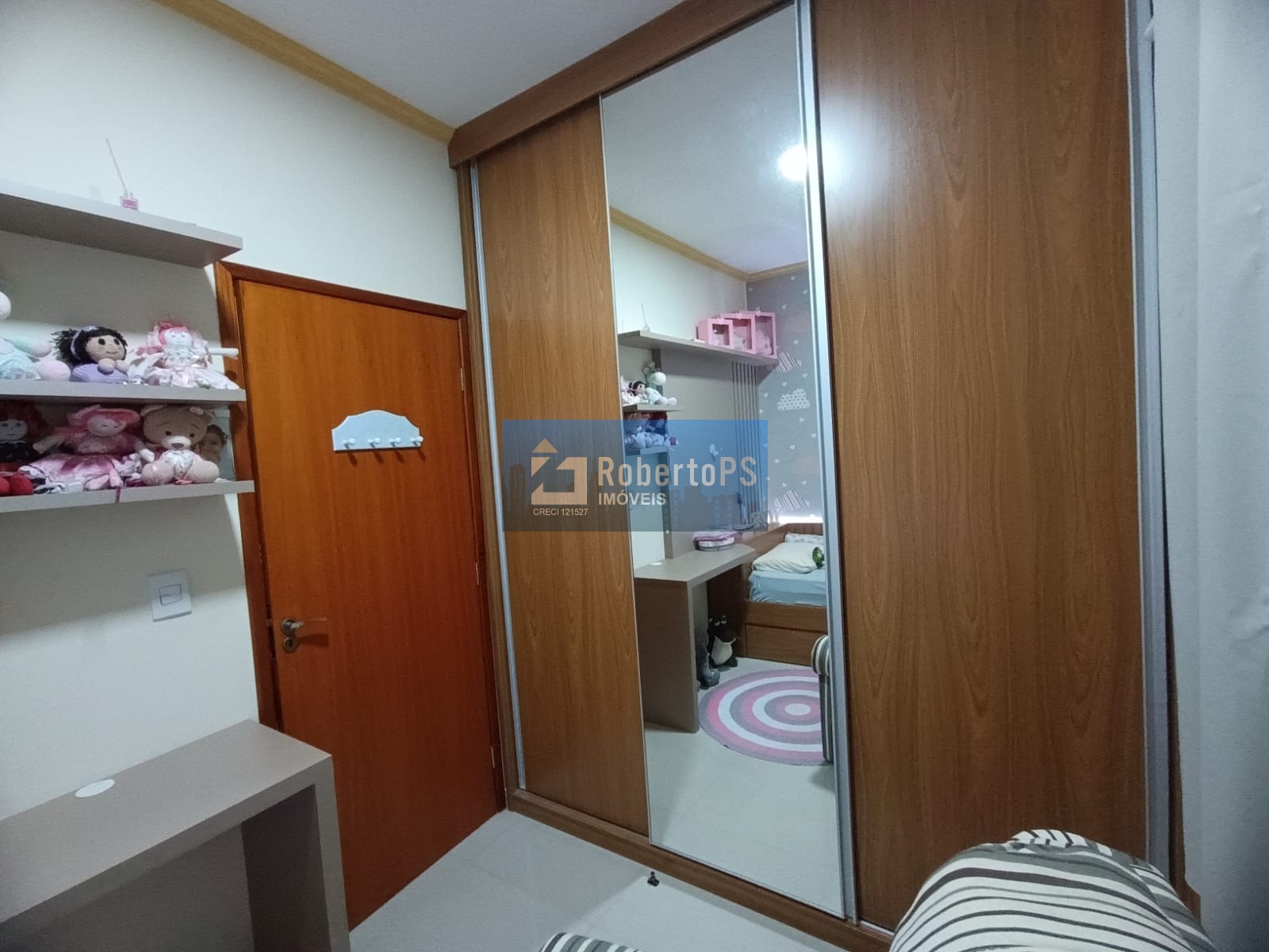 Imperdível Casa à Venda em São José dos Campos-SP, Jardim das Indústrias: 3 quartos, 1 suíte, 3 salas, 3 banheiros, 2 vagas, 157,80 m².