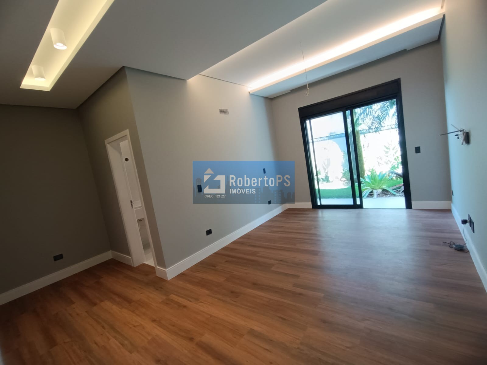 Imóvel de Luxo à Venda em São José dos Campos-SP no Condomínio Residencial Alphaville II: 3 Quartos, 3 Suítes, 3 Salas, 4 Banheiros, 4 Vagas, 290m²
