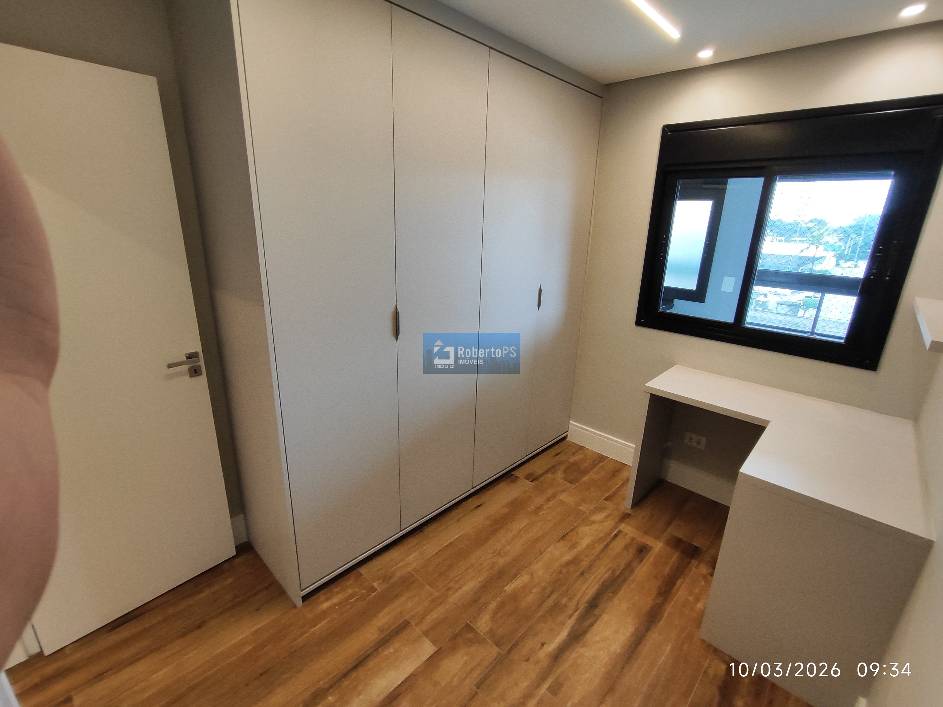 Apartamento à venda em São José dos Campos - Jardim Augusta: 3 quartos, 1 suíte, 2 salas, 2 banheiros, 2 vagas, 73m². Venha conferir!